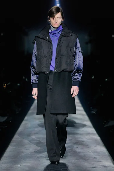Look 44